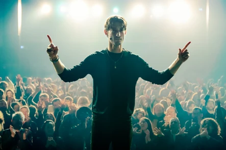 Гуру (версия с субтитрами) (Оригинальная версия с субтитрами) 